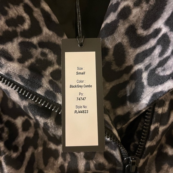 Romeo and Juliet couture Zebra moto Jacket - Picture 2 of 8